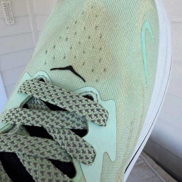 Hoka Clifton 10 Running Shoes Sz 10 Green Sneakers - Picture 8 of 16